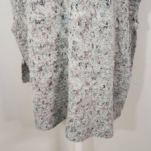 Cupio Gray Chunky Knit Poncho Sweater Size Small/Medium NWT Gray Hoodie Sweater - Picture 4 of 9